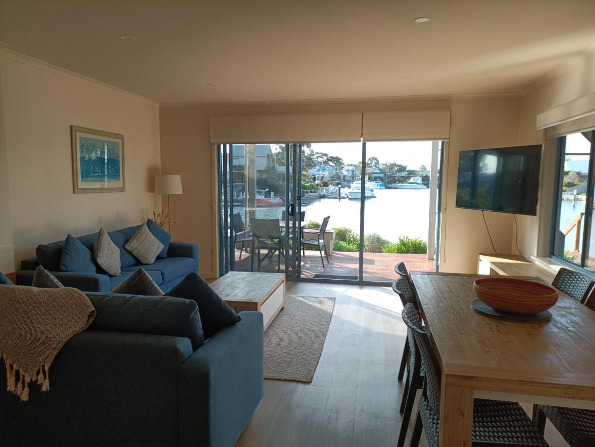 Captains Cove Resort - Waterfront Apartments Paynesville Exterior photo