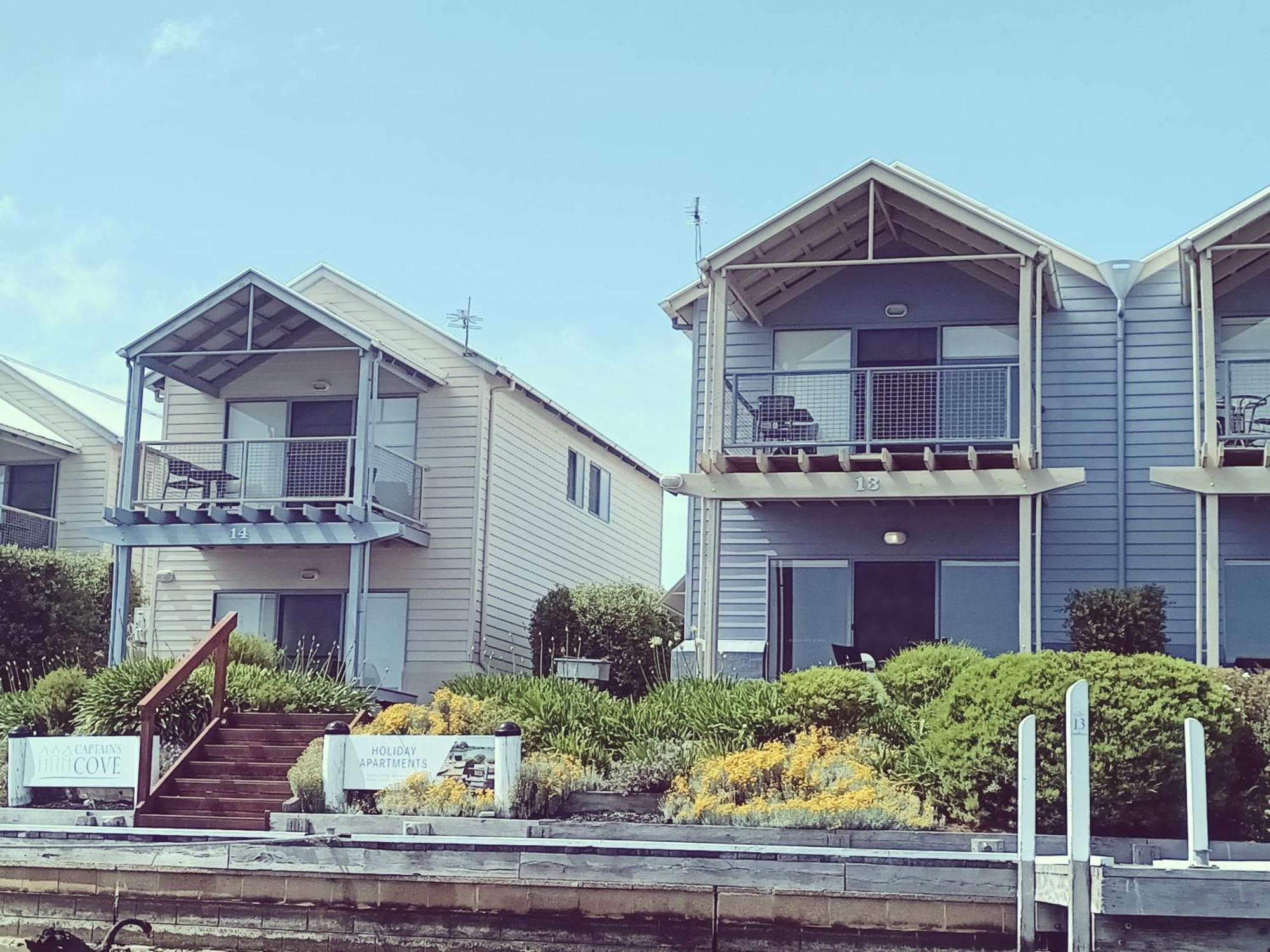 Captains Cove Resort - Waterfront Apartments Paynesville Exterior photo