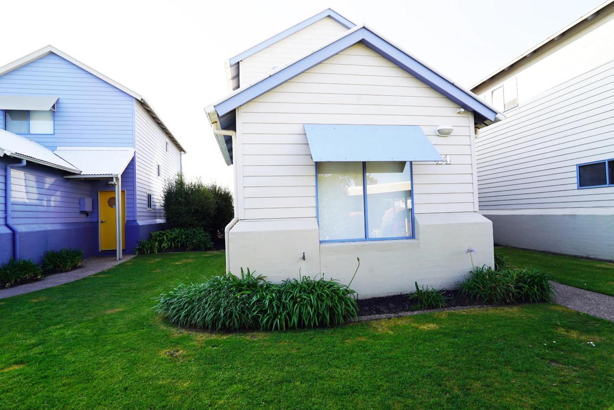 Captains Cove Resort - Waterfront Apartments Paynesville Exterior photo